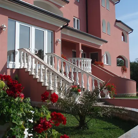 Apartments&rooms Chiara Affittacamere