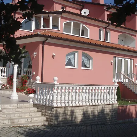Affittacamere Apartments&rooms Chiara