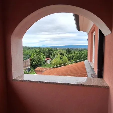 ゲストハウス And Chiara Pavicini