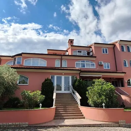 Apartments&rooms Chiara